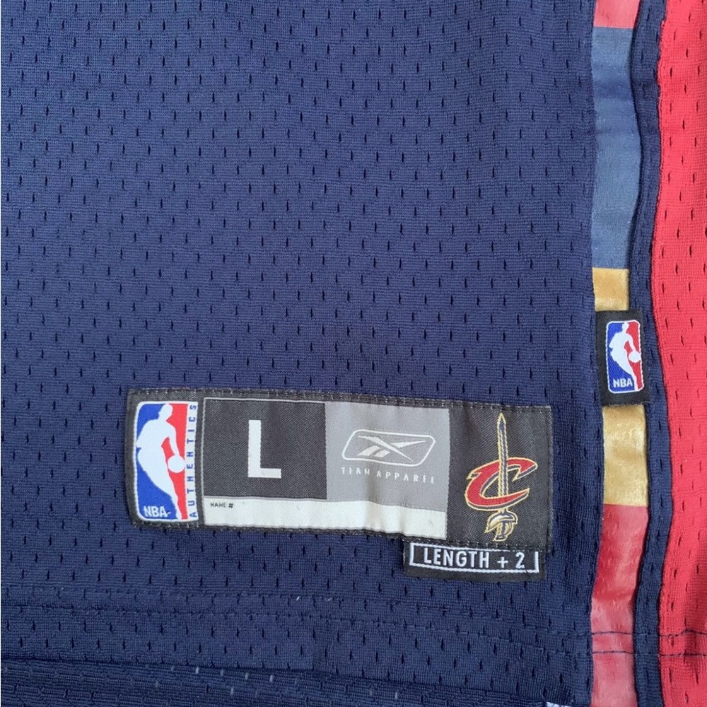Reebok Cleveland Cavaliers Lebron James NBA Jersey
Size L - Picture 3 of 9